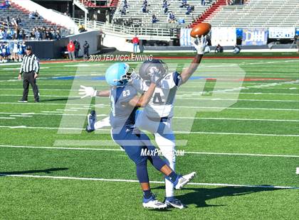 Thumbnail 2 in Pulaski Academy vs. Little Rock Christian Academy (AAA 5A Final) photogallery.