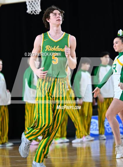 Thumbnail 3 in Mount Si vs. Richland (WIAA State Quarterfinal) photogallery.