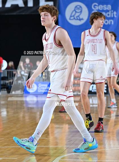 Thumbnail 3 in Mount Si vs. Richland (WIAA State Quarterfinal) photogallery.