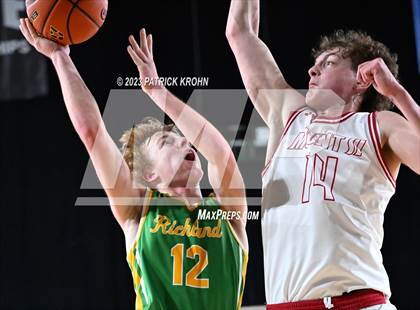 Thumbnail 3 in Mount Si vs. Richland (WIAA State Quarterfinal) photogallery.