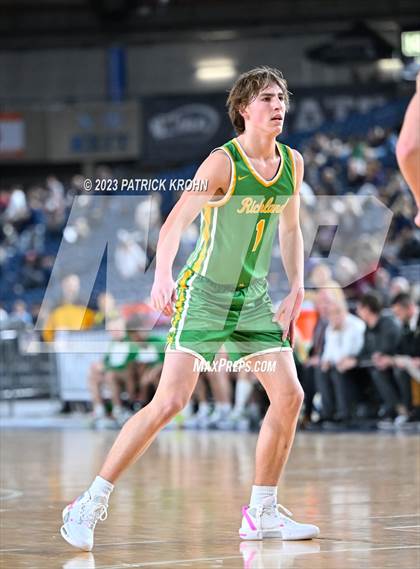 Thumbnail 1 in Mount Si vs. Richland (WIAA State Quarterfinal) photogallery.