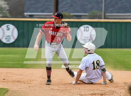 Thumbnail 1 in Parkway @ Captain Shreve photogallery.
