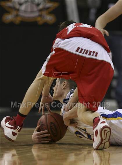 Thumbnail 1 in Dixie Heights vs. Newport Central Catholic (Ninth Region Tournament) photogallery.