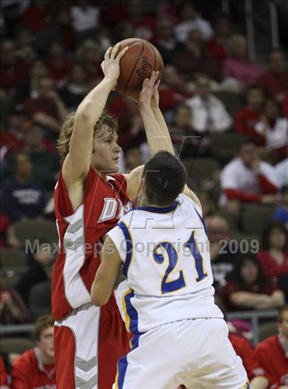Thumbnail 3 in Dixie Heights vs. Newport Central Catholic (Ninth Region Tournament) photogallery.