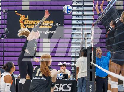 Thumbnail 1 in Redondo Union vs. Archbishop Mitty (Durango Fall Classic) photogallery.