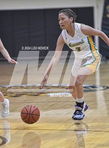 Thumbnail 3 in Cuba @ Newcomb (Lady Braves Invitational at Santa Fe Indian School) photogallery.