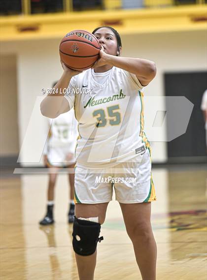 Thumbnail 2 in Cuba @ Newcomb (Lady Braves Invitational at Santa Fe Indian School) photogallery.