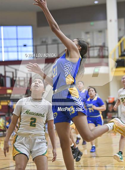 Thumbnail 2 in Cuba @ Newcomb (Lady Braves Invitational at Santa Fe Indian School) photogallery.