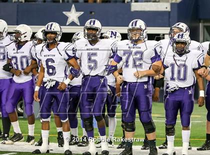 Thumbnail 1 in Waskom vs. Newton (UIL 3A Division 2 Final) photogallery.