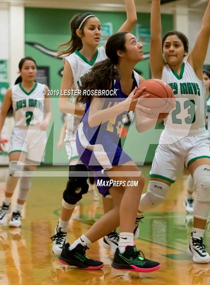 Thumbnail 2 in Carrizo Springs vs Pearsall (Maverick Classic) photogallery.