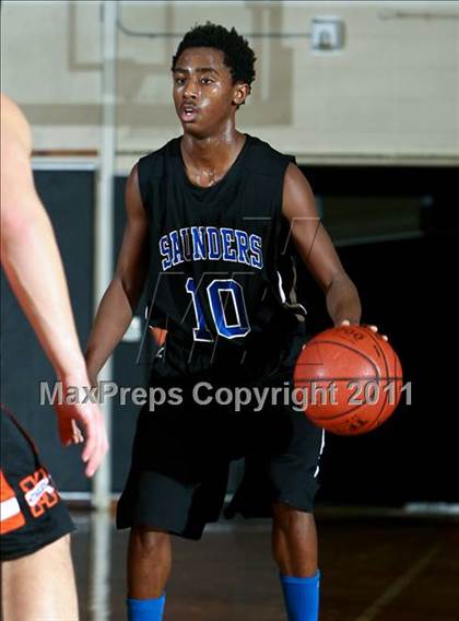 Thumbnail 3 in Mamaroneck vs. Saunders (Harry Jefferson Holiday Showcase) photogallery.
