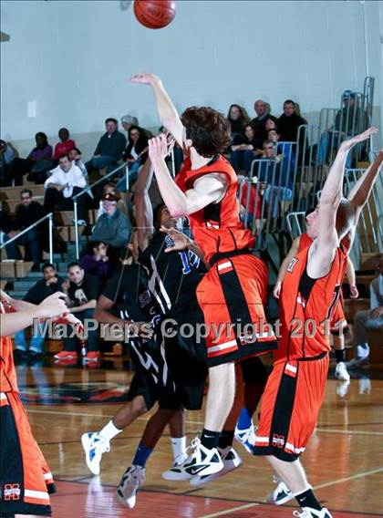 Thumbnail 3 in Mamaroneck vs. Saunders (Harry Jefferson Holiday Showcase) photogallery.
