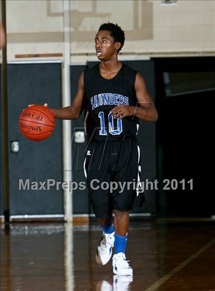 Thumbnail 2 in Mamaroneck vs. Saunders (Harry Jefferson Holiday Showcase) photogallery.