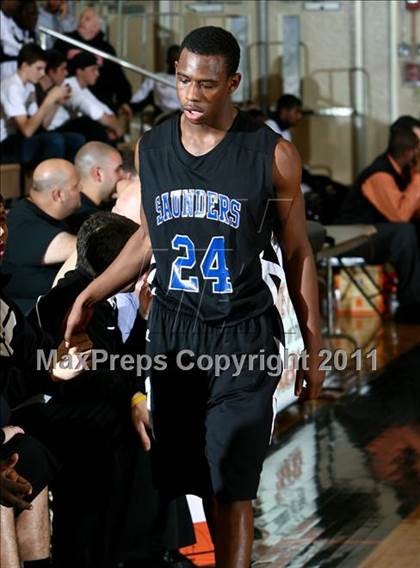 Thumbnail 1 in Mamaroneck vs. Saunders (Harry Jefferson Holiday Showcase) photogallery.