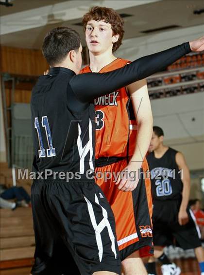 Thumbnail 2 in Mamaroneck vs. Saunders (Harry Jefferson Holiday Showcase) photogallery.