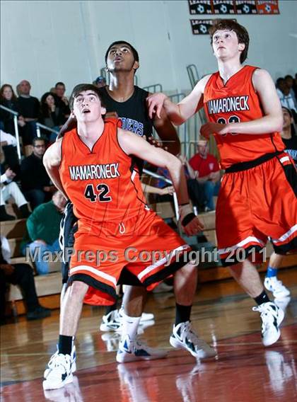 Thumbnail 2 in Mamaroneck vs. Saunders (Harry Jefferson Holiday Showcase) photogallery.