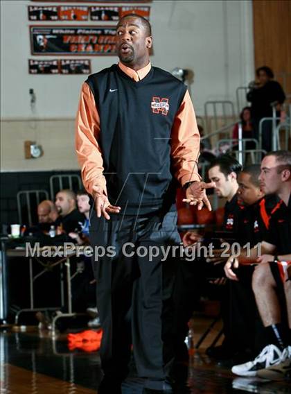 Thumbnail 2 in Mamaroneck vs. Saunders (Harry Jefferson Holiday Showcase) photogallery.