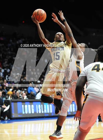 Thumbnail 2 in Baldwin vs. Uniondale (Section VIII Class AA Championship) photogallery.