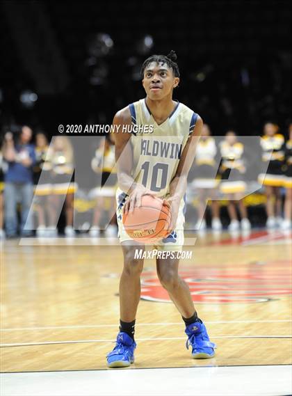Thumbnail 3 in Baldwin vs. Uniondale (Section VIII Class AA Championship) photogallery.