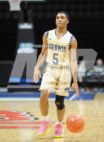 Thumbnail 1 in Baldwin vs. Uniondale (Section VIII Class AA Championship) photogallery.