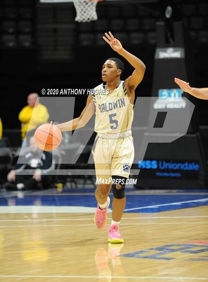 Thumbnail 2 in Baldwin vs. Uniondale (Section VIII Class AA Championship) photogallery.