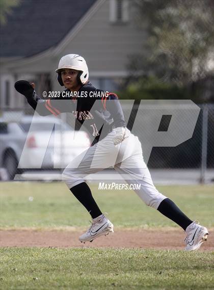 Thumbnail 3 in Casa Grande vs Santa Rosa photogallery.