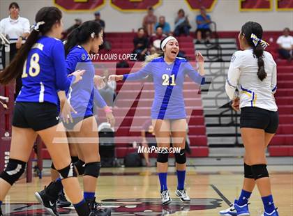 Thumbnail 3 in Charter Oak @ West Covina photogallery.