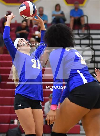 Thumbnail 1 in Charter Oak @ West Covina photogallery.