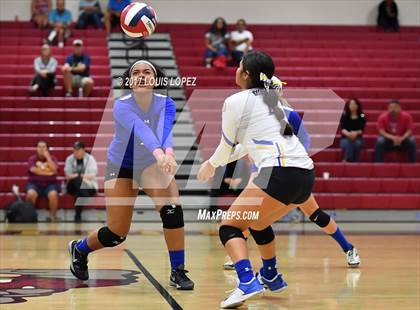 Thumbnail 2 in Charter Oak @ West Covina photogallery.