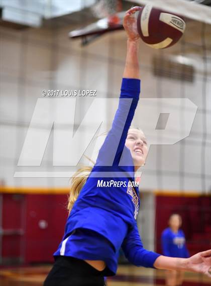 Thumbnail 2 in Charter Oak @ West Covina photogallery.