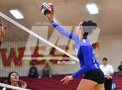 Thumbnail 2 in Charter Oak @ West Covina photogallery.