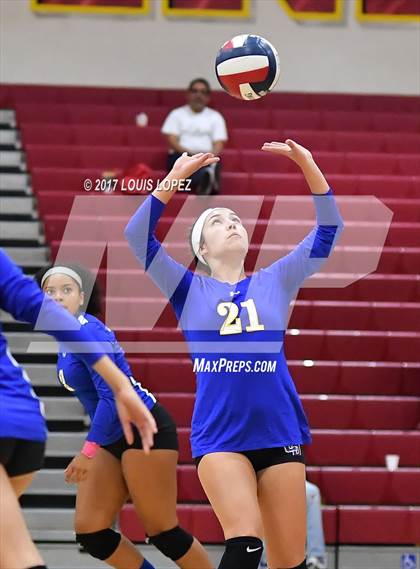 Thumbnail 3 in Charter Oak @ West Covina photogallery.