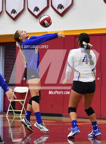 Thumbnail 1 in Charter Oak @ West Covina photogallery.
