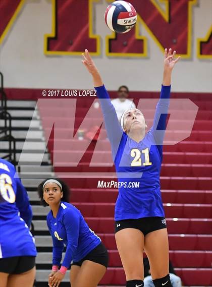 Thumbnail 1 in Charter Oak @ West Covina photogallery.