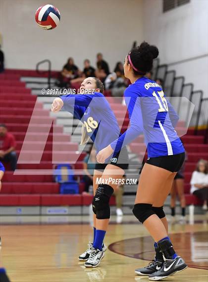 Thumbnail 1 in Charter Oak @ West Covina photogallery.