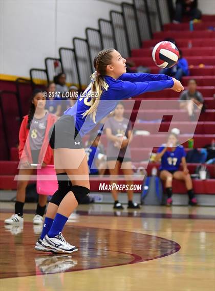 Thumbnail 1 in Charter Oak @ West Covina photogallery.