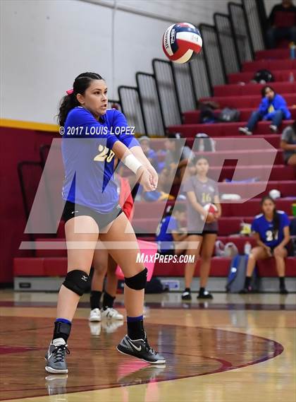 Thumbnail 1 in Charter Oak @ West Covina photogallery.