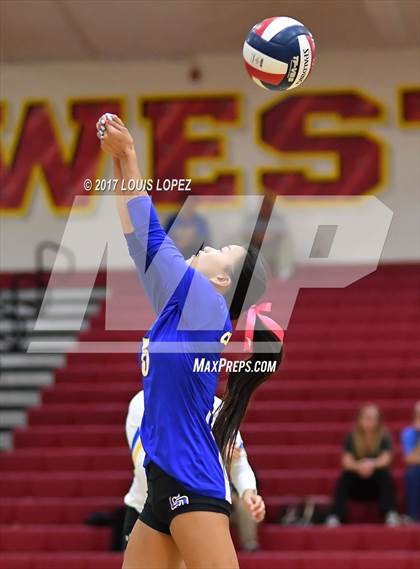 Thumbnail 2 in Charter Oak @ West Covina photogallery.