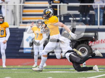 Thumbnail 2 in Raymore-Peculiar @ Liberty North (MSHSAA Class 6 Semifinal) photogallery.