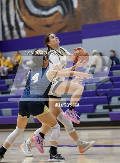 Thumbnail 1 in Perrin-Whitt vs Henrietta (Tornado Tip Off) photogallery.