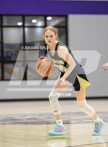 Thumbnail 3 in Perrin-Whitt vs Henrietta (Tornado Tip Off) photogallery.