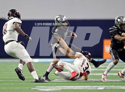 Thumbnail 2 in Guyer vs. Tascosa (UIL 6A Division 2 Region 1 Quarterfinals) photogallery.