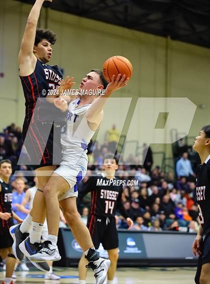 Thumbnail 1 in Port Washington vs. Syosset (NYSPHSAA Section 8 Class AAA Semifinal) photogallery.