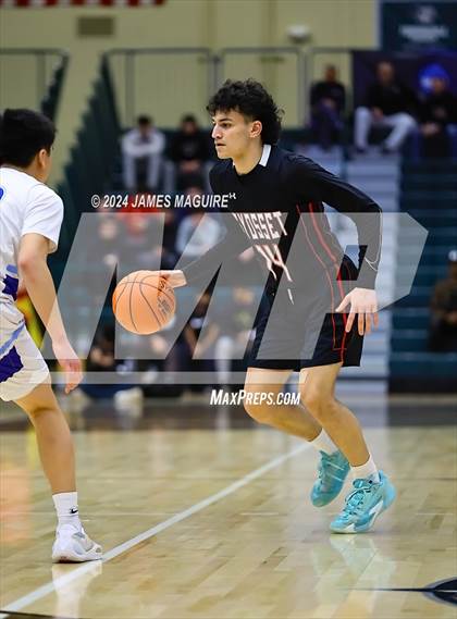 Thumbnail 2 in Port Washington vs. Syosset (NYSPHSAA Section 8 Class AAA Semifinal) photogallery.