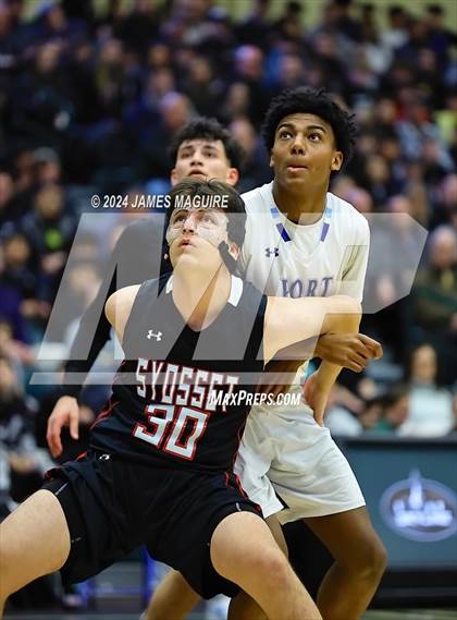Thumbnail 2 in Port Washington vs. Syosset (NYSPHSAA Section 8 Class AAA Semifinal) photogallery.