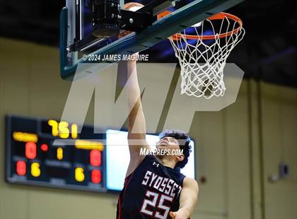 Thumbnail 1 in Port Washington vs. Syosset (NYSPHSAA Section 8 Class AAA Semifinal) photogallery.