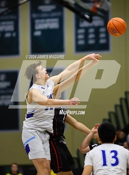 Thumbnail 1 in Port Washington vs. Syosset (NYSPHSAA Section 8 Class AAA Semifinal) photogallery.