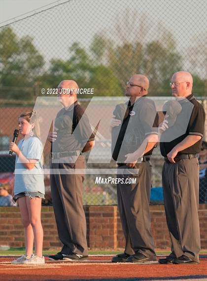 Thumbnail 3 in Germantown vs. Lewisburg photogallery.