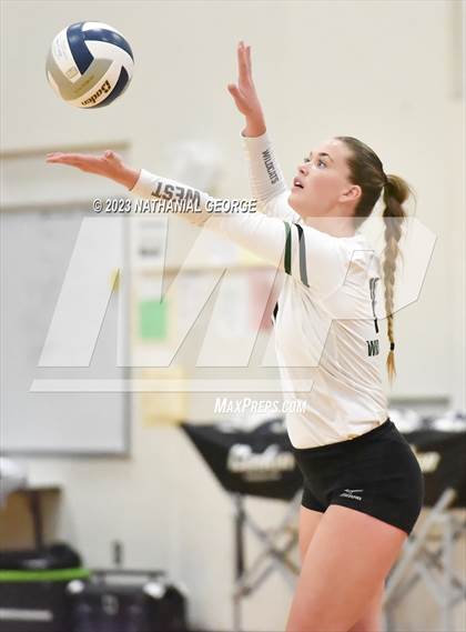 Thumbnail 1 in Marian @ Millard West photogallery.