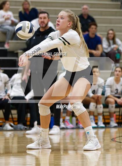 Thumbnail 1 in Marian @ Millard West photogallery.